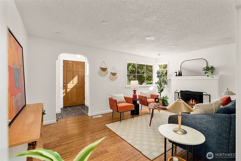 3rd image of 8627 9th Avenue SW