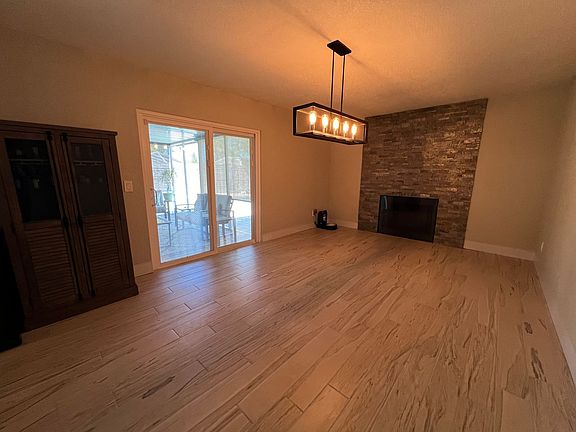 5th image of 602 Pine Forest Dr