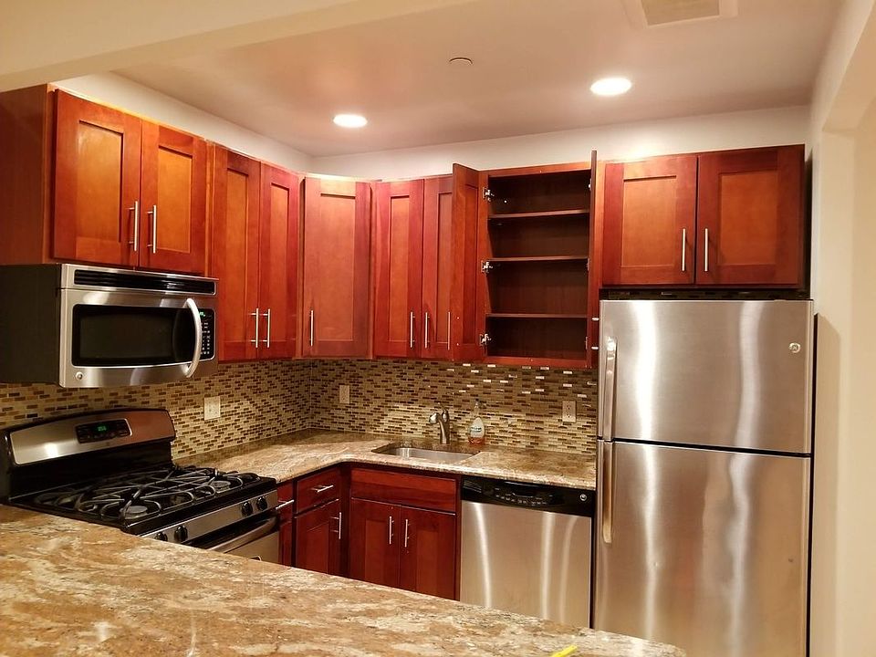 1st image of 25-44 Crescent St #D