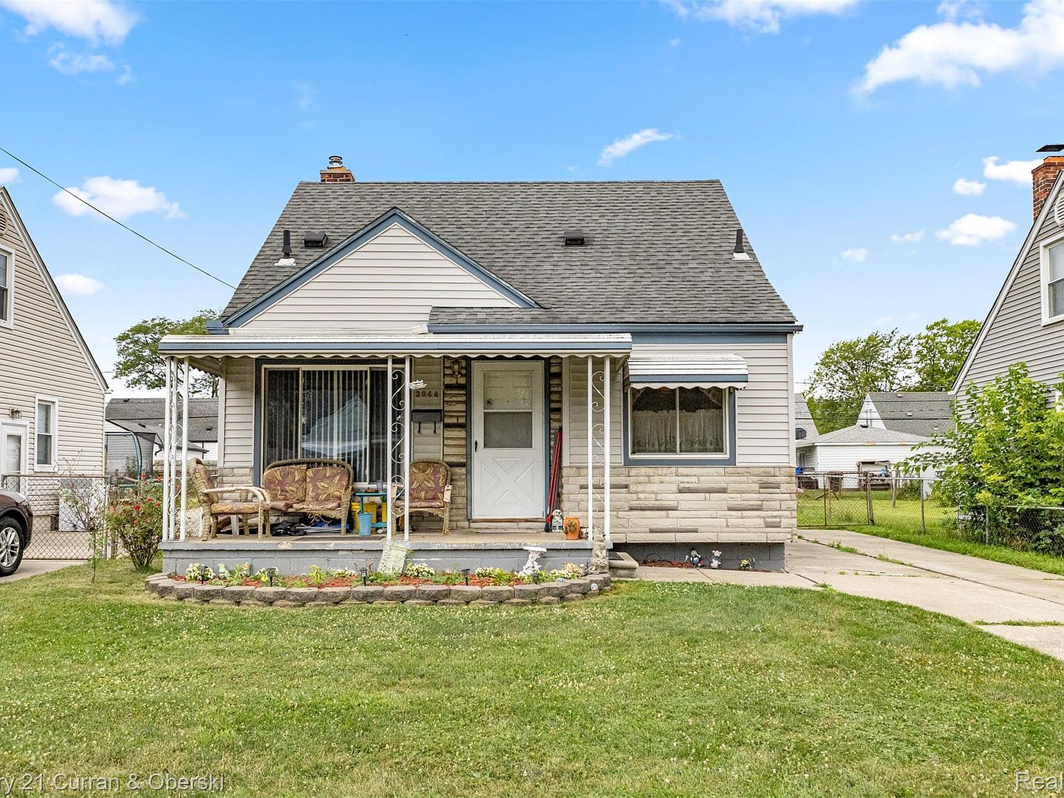 3844 14th St, Wyandotte, MI 48192 | MLS #20251031613 | Zillow