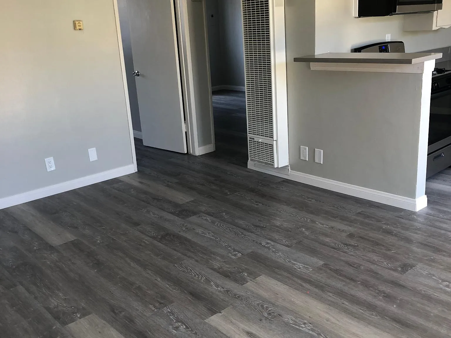1738 Locust Ave — Photo 3