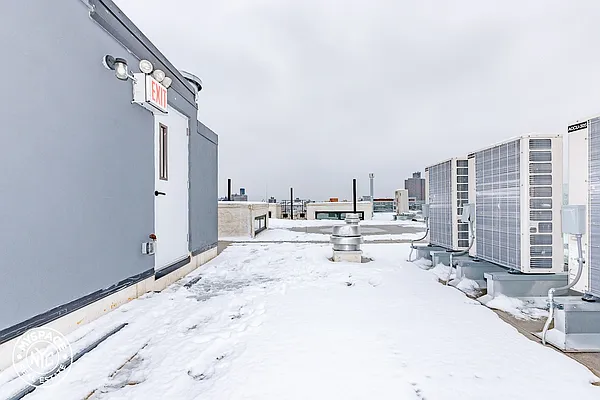 Rented by MySpaceNYC | media 74