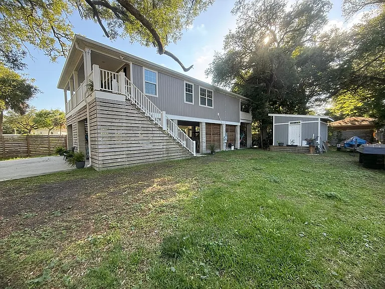 406 Caverly Ln — Photo 9