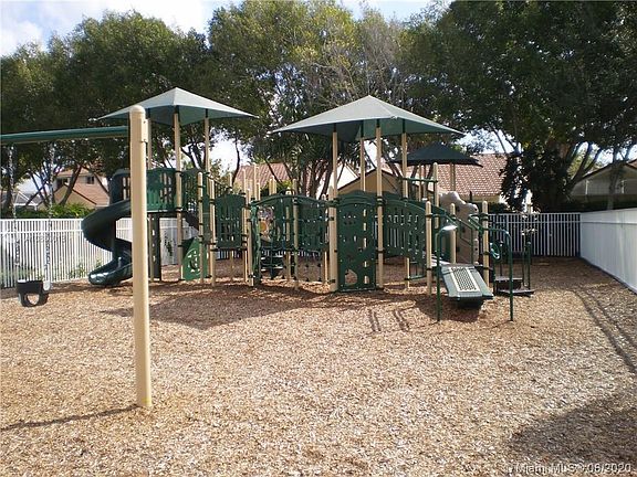 4th image of 1411 Sorrento Dr Unit 1411