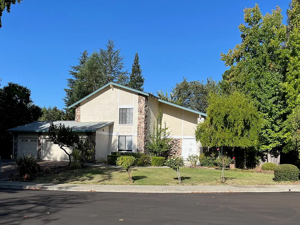410 Pennington Pl