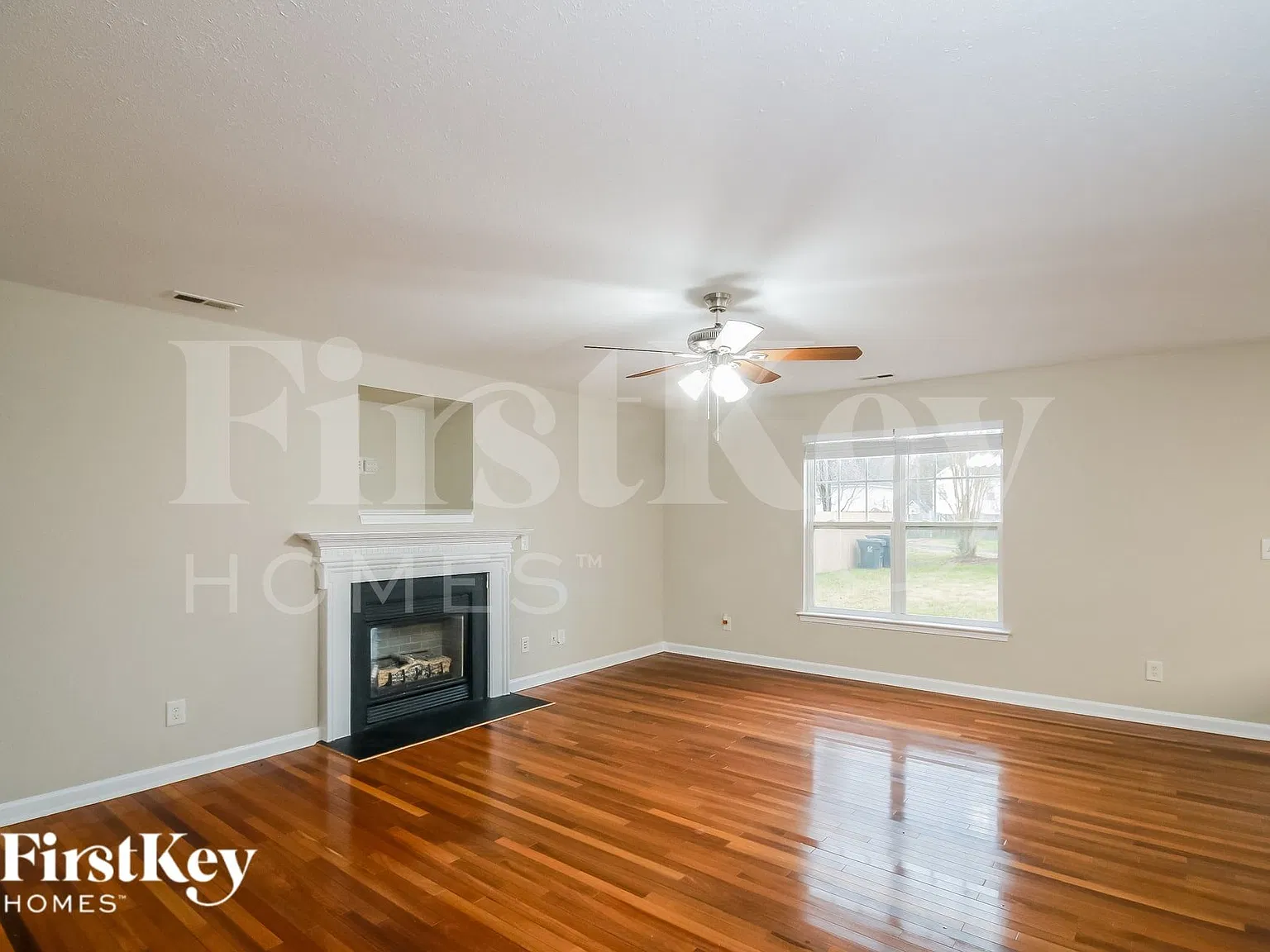 3 bed, 2.5 bath, 1670 sqft, $2,530 — Photo 2