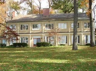 4872 E Gull Lake Dr, Hickory Corners, MI 49060