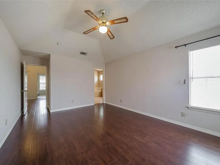 1804 Chattham Ct — Photo 40