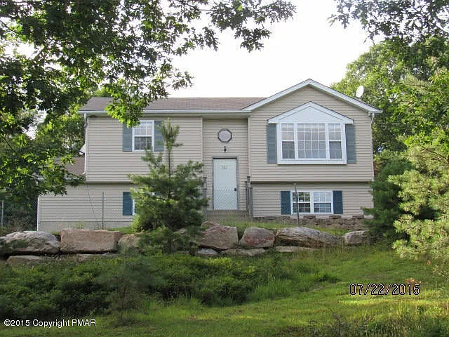 111 Heather Dr photo 1