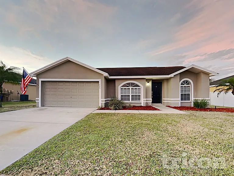 2075 Sunflower St — Photo 1