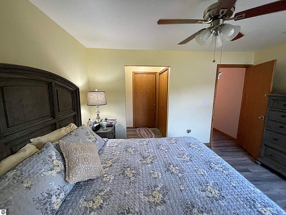 5th image of 249 Wildwood Dr