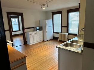 78 S Main St, Northampton, MA 01062