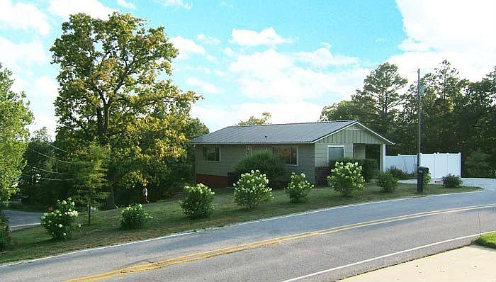 1st image of 15989 Cypress Ln