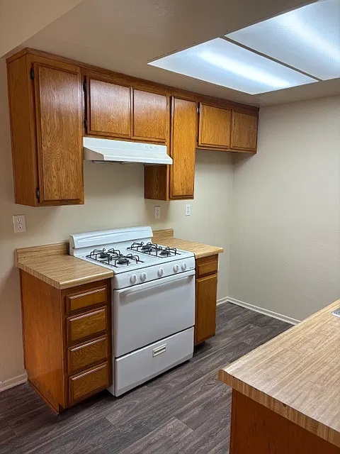 3 bed, 1.5 bath, 1100 sqft, $2,650 — Photo 4