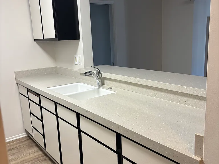 116 Rose Ave #10 — Photo 5