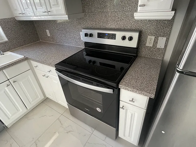 434 NE 7th Ave #6 — Photo 7