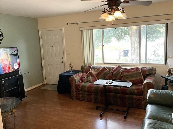 3rd image of 416 Crabtree Ave