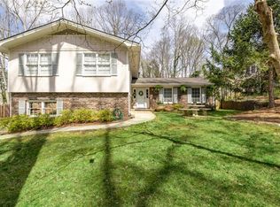 670 Robinhood Trl, Gainesville, GA 30501