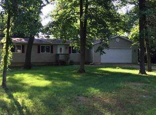 5805 N Fair Oaks Dr, Davis Junction, IL 61020