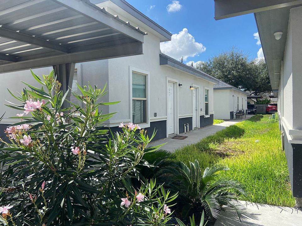 1st image of 422 W Chavez St #3