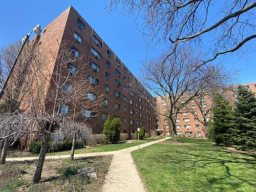 8340 W Catherine Ave #507 Photo 1