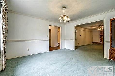 5th image of 2641 Spruce Park Dr