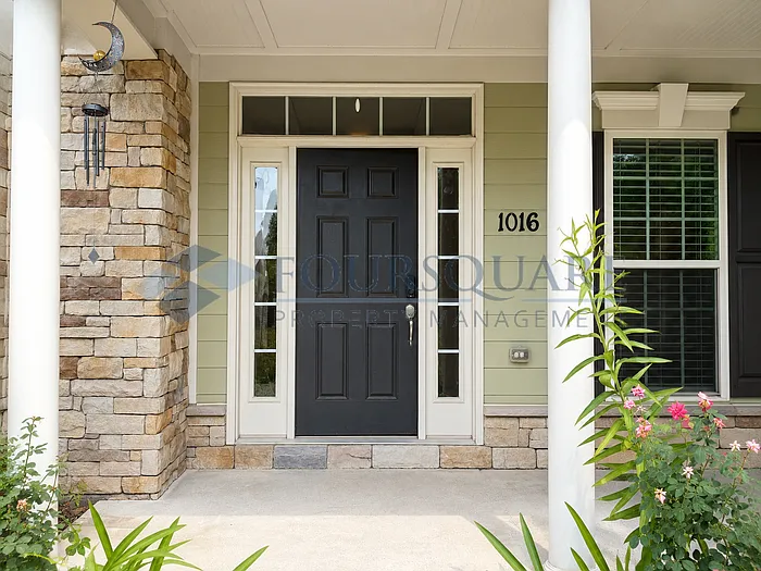 4 bed, 4.5 bath, 3800 sqft, $3,497 — Photo 4