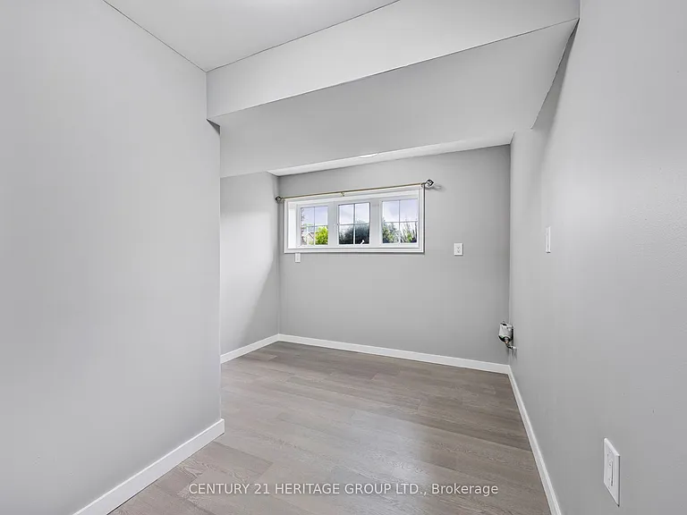 51 Burbank Cir #BASEMENT — Photo 23