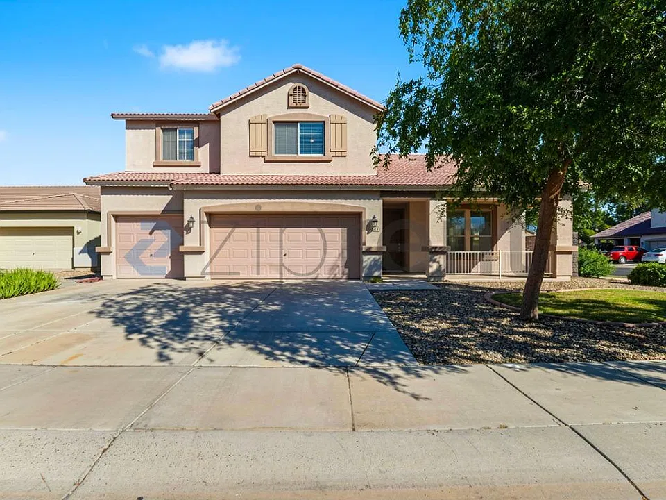 2837 N 104th Ave