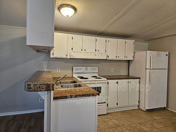 4th image of 776 Montgomery Dr Lot 9