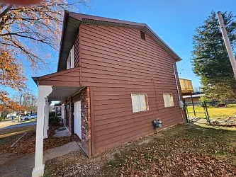 9547 Winkler Dr — Photo 2