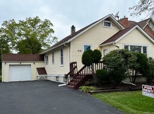 218 S Cass Ave, Westmont, IL