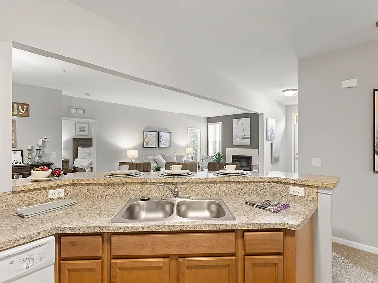 Ashford Apartments — Photo 86
