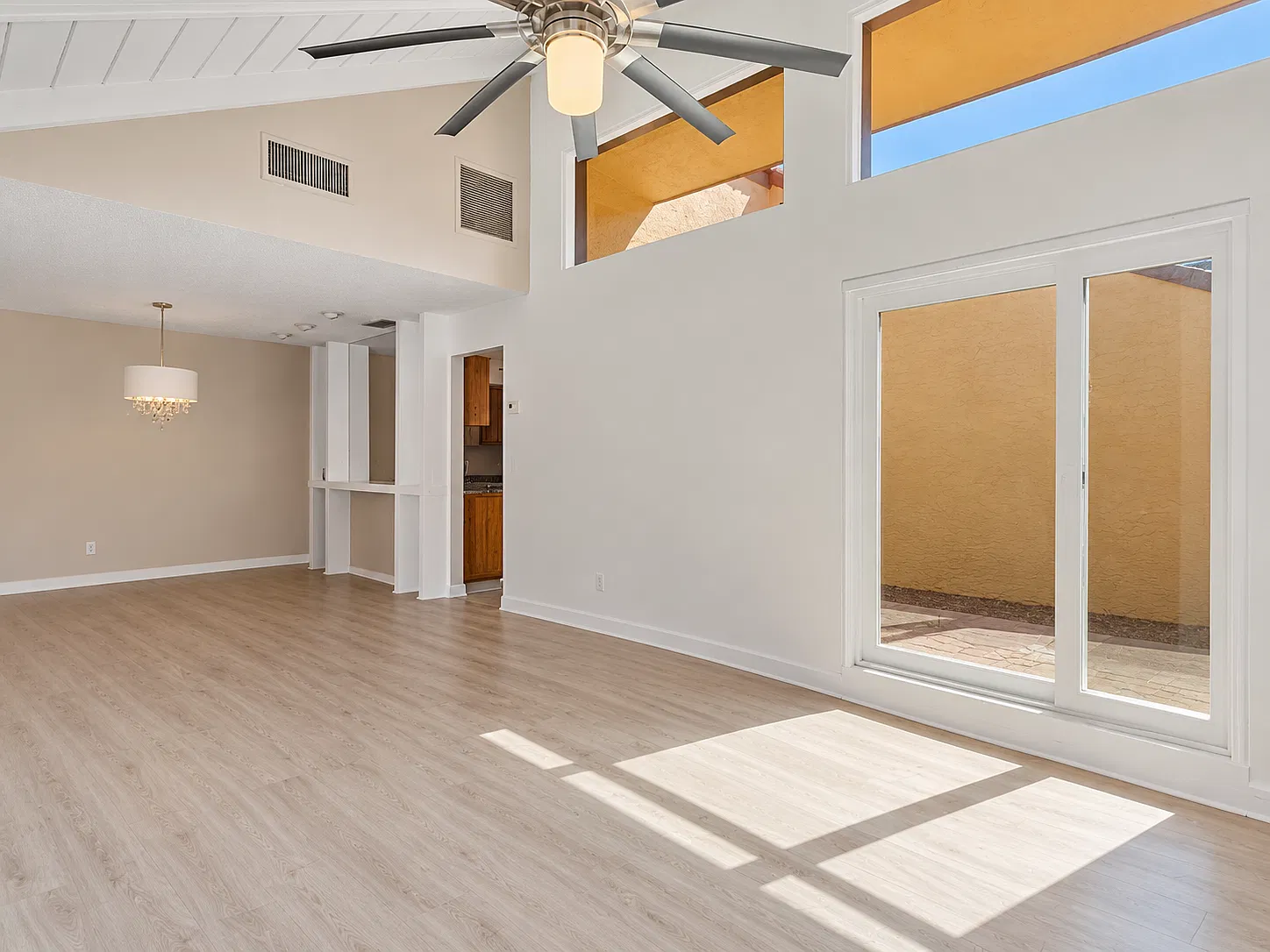 2 bed, 1250 sqft, $1,850 — Photo 2