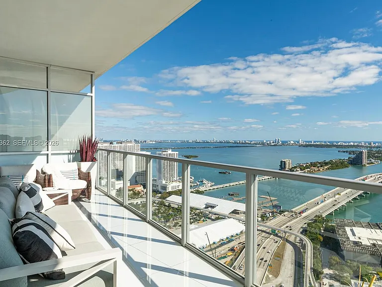 1100 Biscayne Blvd #4103 — Photo 3