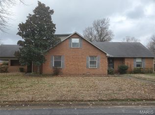 100 N Clayton St, Charleston, MO 63834