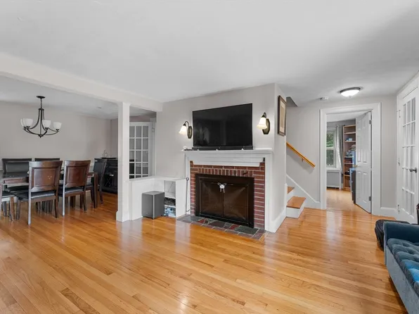 120 North St, Stoneham, MA 02180