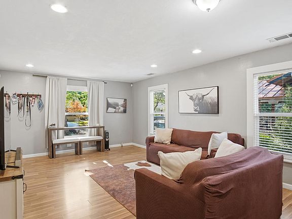 5th image of 122 Olive Ave
