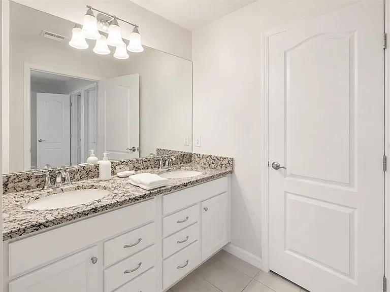 2441 Dubai St — Photo 13