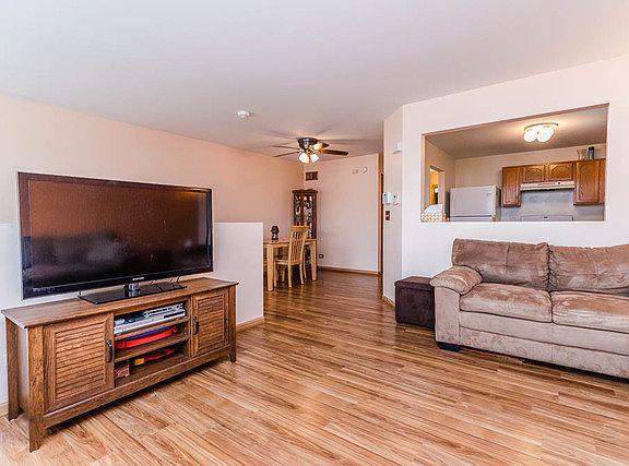 5th image of 1651 Victoria Park Cir