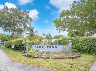 952 NE 199th St #4K, Miami, FL 33179