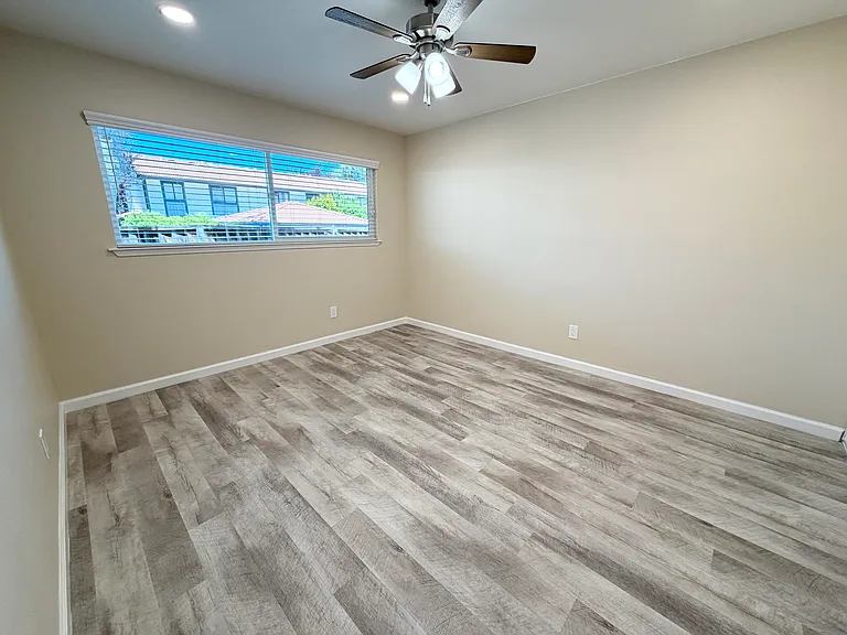 120 Granada Dr #12 — Photo 8
