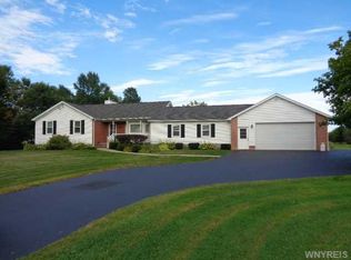 7641 Maple Rd, Akron, NY 14001