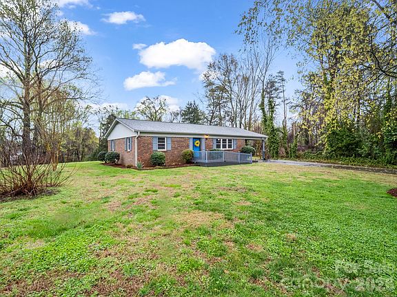 3rd image of 227 Thermal Dr