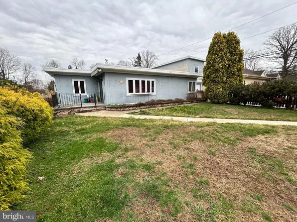 8101 Douglas Rd, Wyndmoor, PA 19038