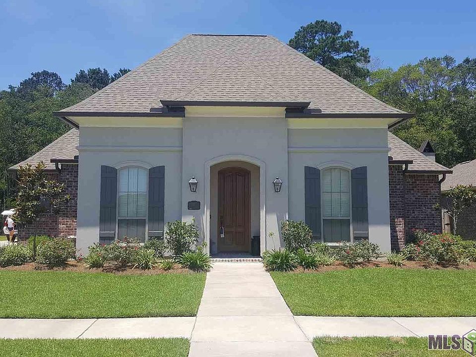 1st image of 15858 Blackstone Dr