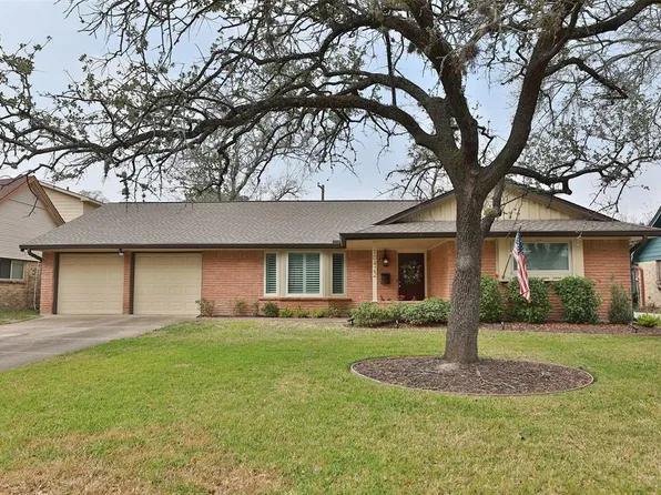 10422 Londonderry Dr, Houston, TX 77043