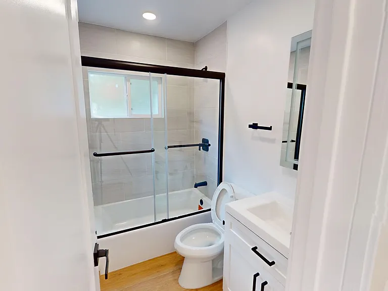 Welcome Home || Newly Upgraded WeHo Apt || 943 Gardner — Photo 6