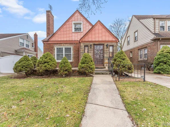 2939 Rosewood St, Trenton, MI 48183