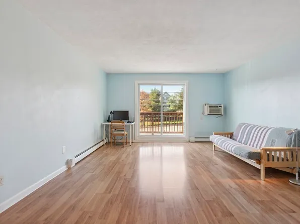 110 Boston Post Rd E APT 201, Marlborough, MA 01752